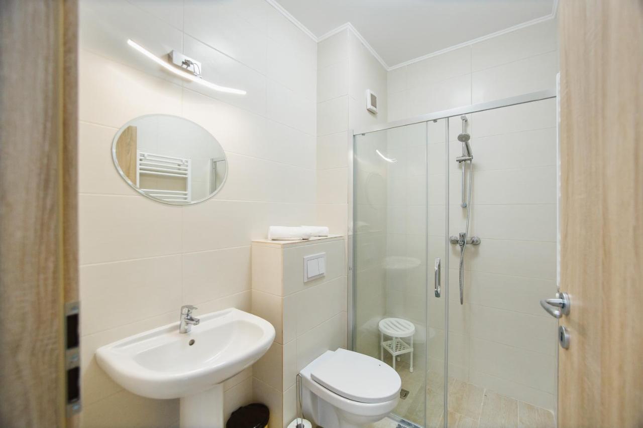 Elegant & Spacious - *